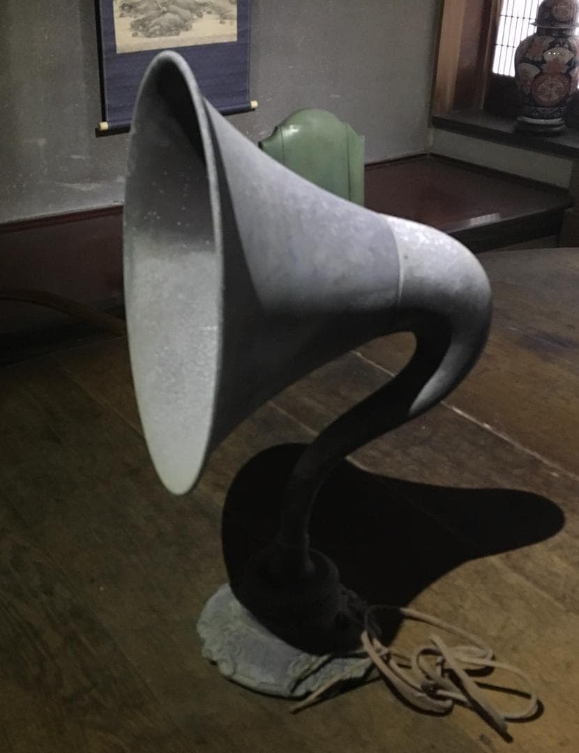 元台座！[ラッパ型・蓄音機用・ホーンスピーカー]／詳細不明