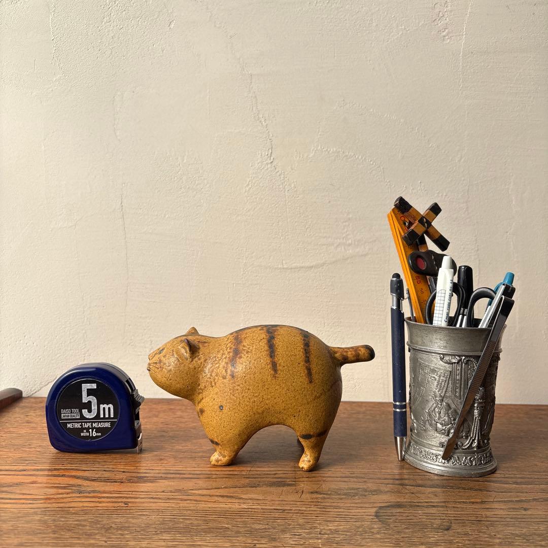 陶芸 太った茶色の虎猫 トラ猫 作家物 短尾 ぼんぼりシッポ 在銘