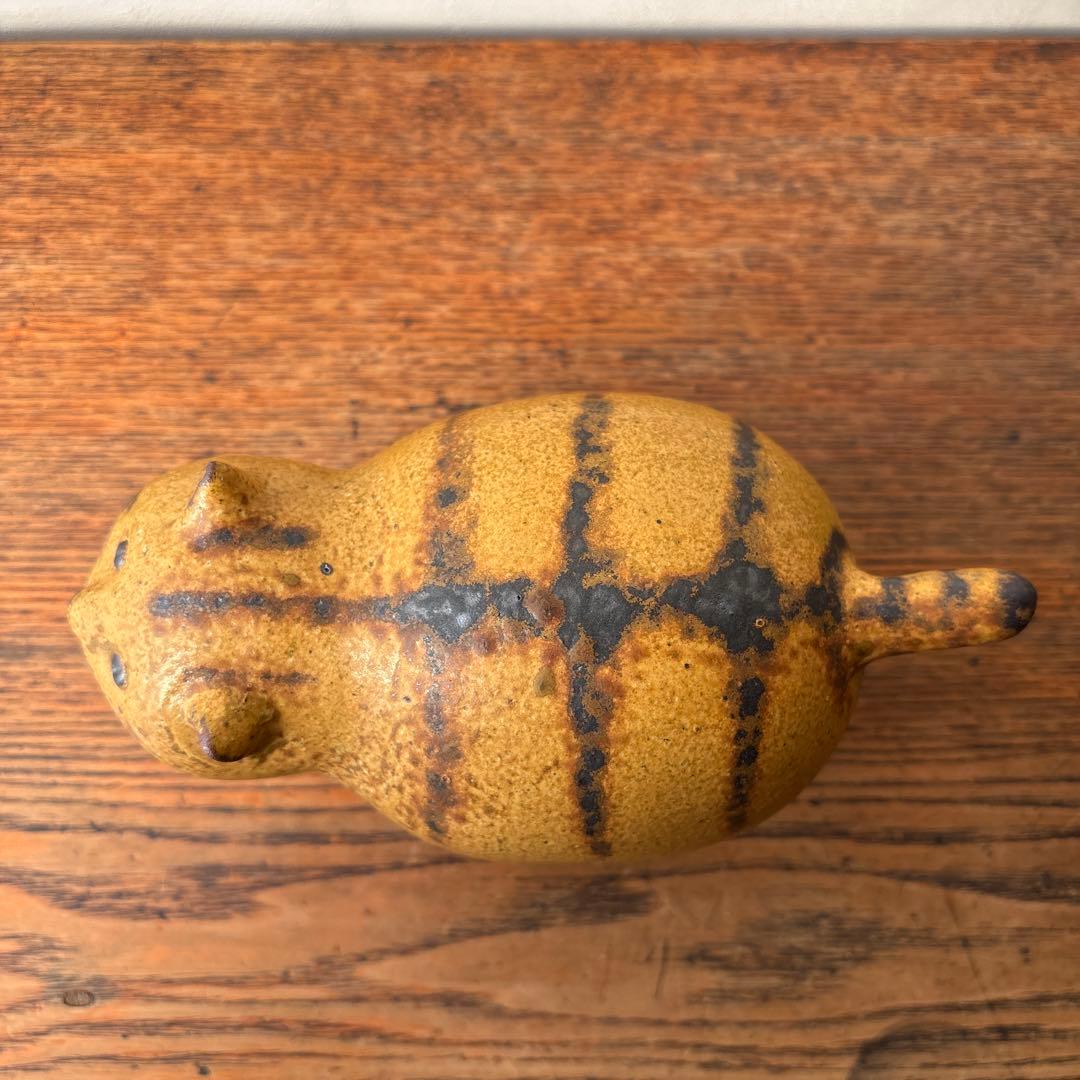 陶芸 太った茶色の虎猫 トラ猫 作家物 短尾 ぼんぼりシッポ 在銘