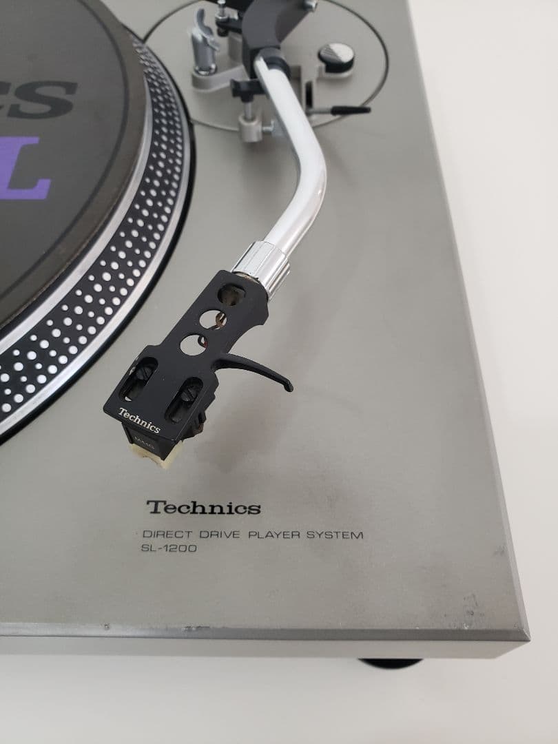 Technics SL-1200 ターンテーブル