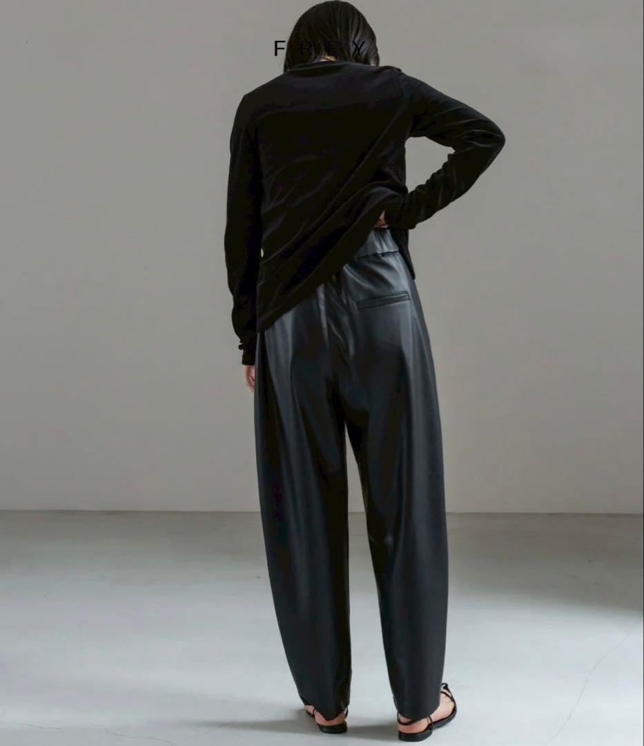 FREY フォームパンツ / Leather black M 新品未使用
