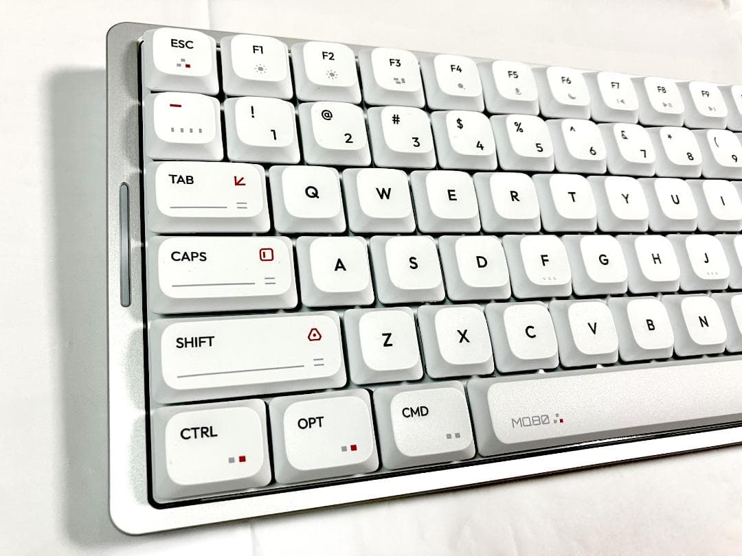 IQUNIX MQ80 ロープロファイル75%メカニカルキーボード シルバー