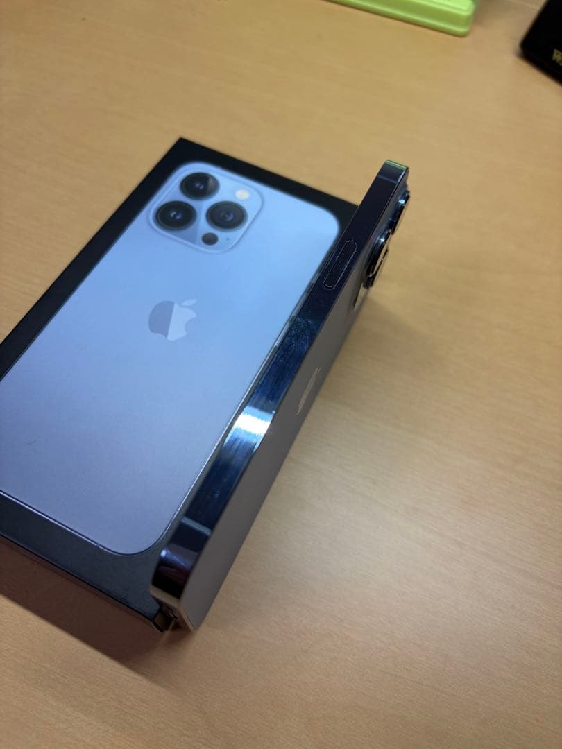 Apple iPhone 13 Pro 本体