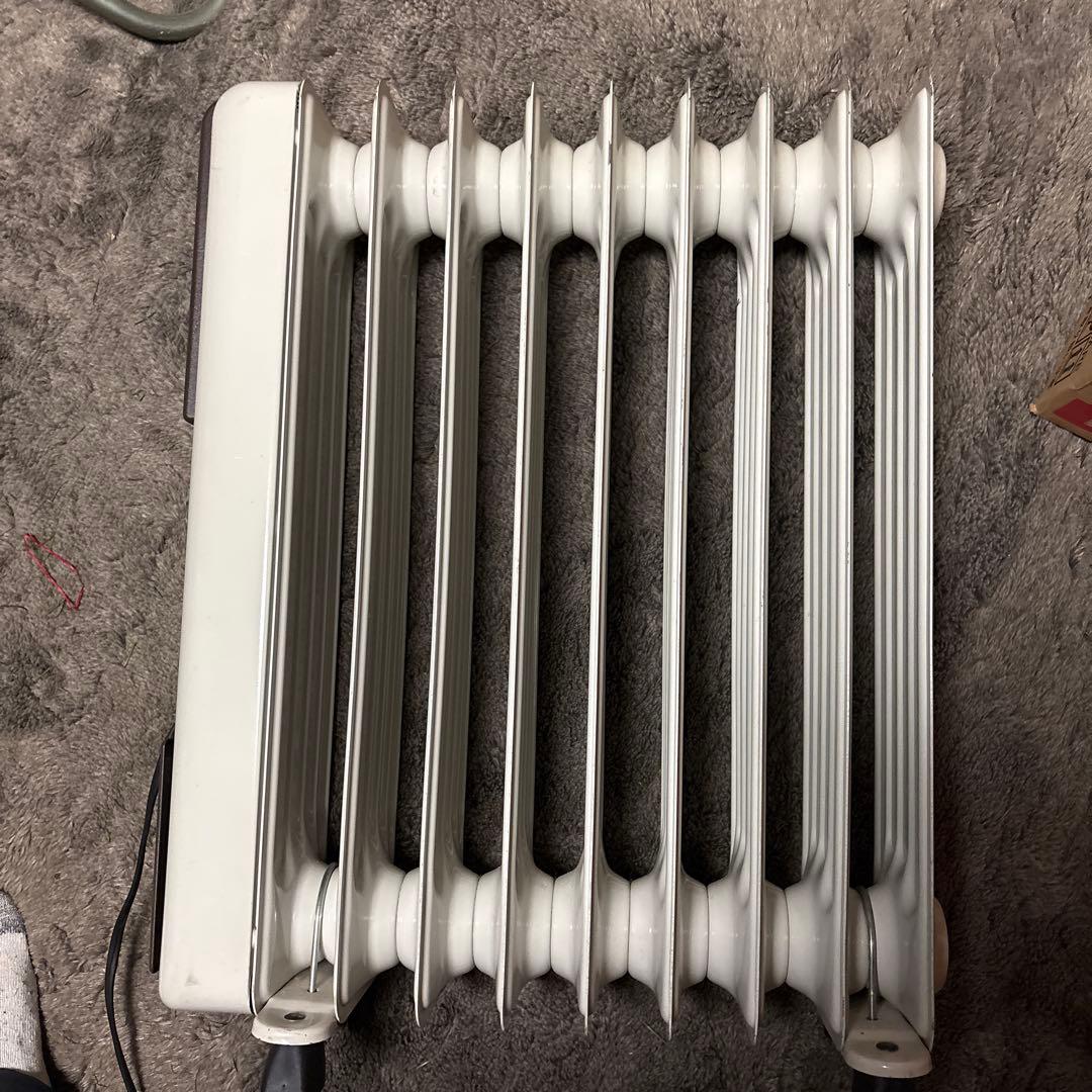 DeLinghi オイルヒーター 1000W/700 9段階設定　更に10％値下