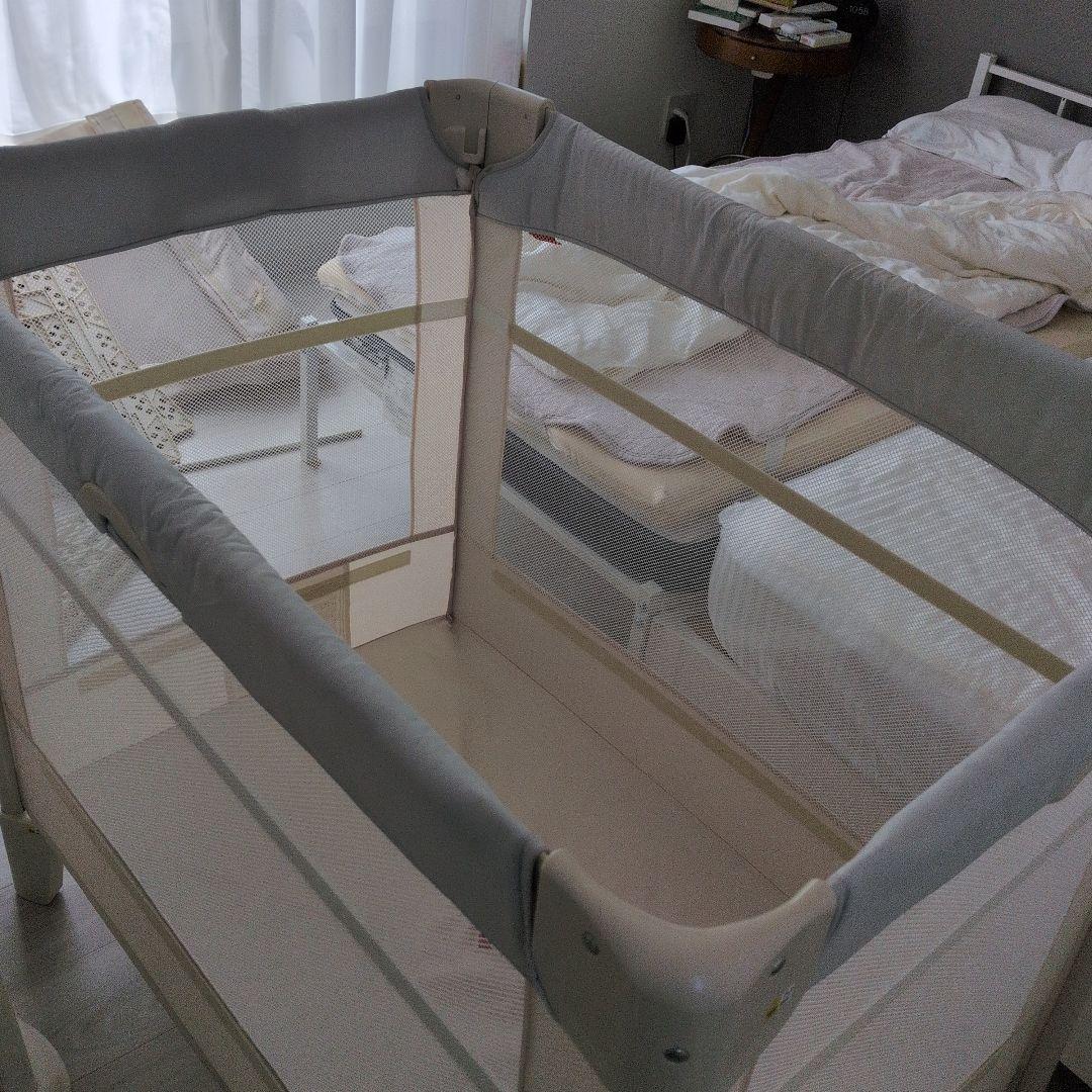 アップリカ　ベビーベッド　マットと布団セット付！！