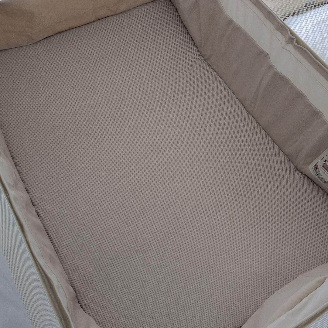 アップリカ　ベビーベッド　マットと布団セット付！！