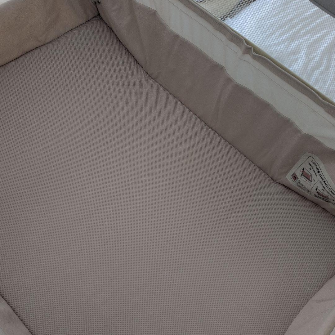 アップリカ　ベビーベッド　マットと布団セット付！！