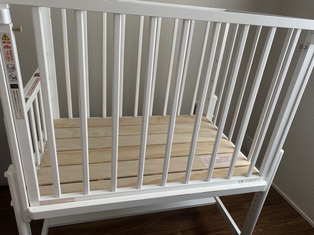 soinel mini ホワイト 木製ベビーベッド　傷あり