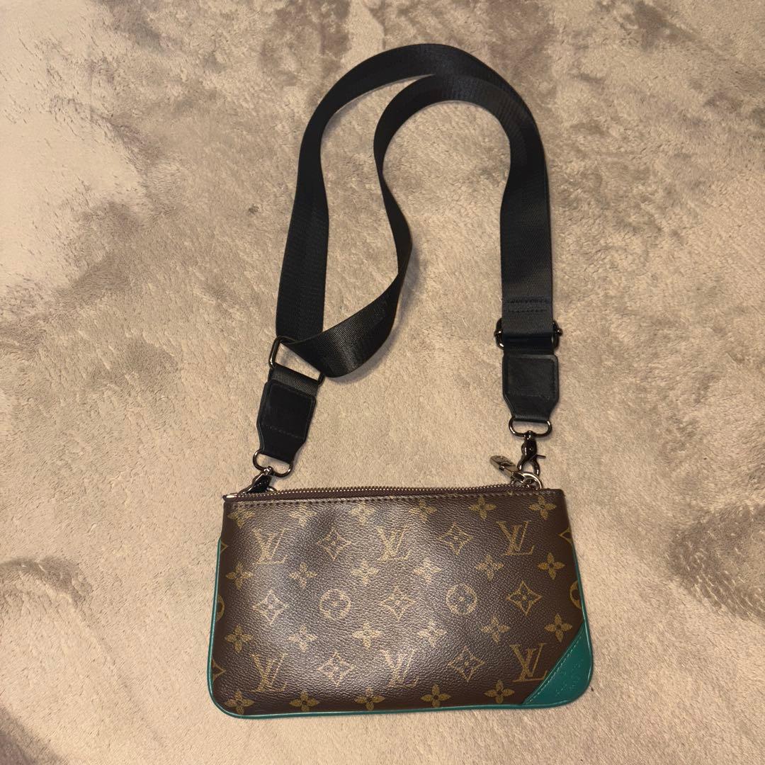 VUITTON ショルダーバック