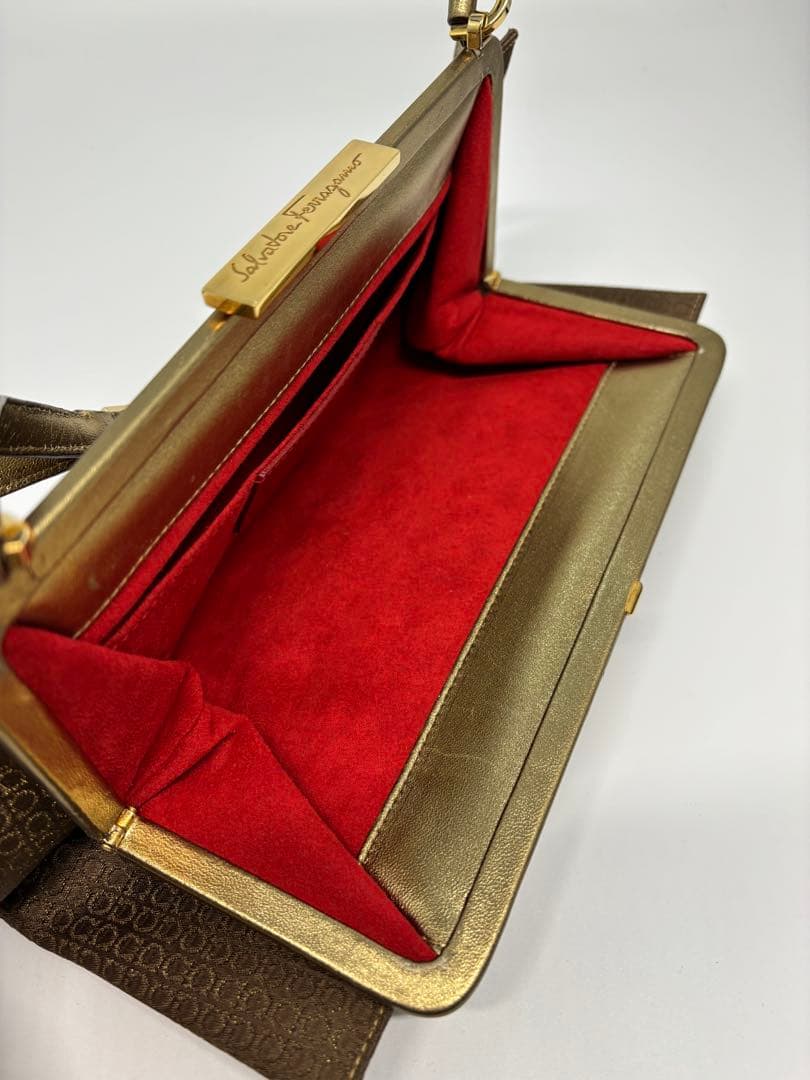 【極美品】フェラガモ ガンチーニ パーティバッグ ミニハンドバッグ
