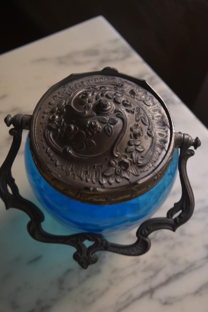 訳有　フランスアンティーク 青いガラスのボンボ二エール・ビスケットジャー