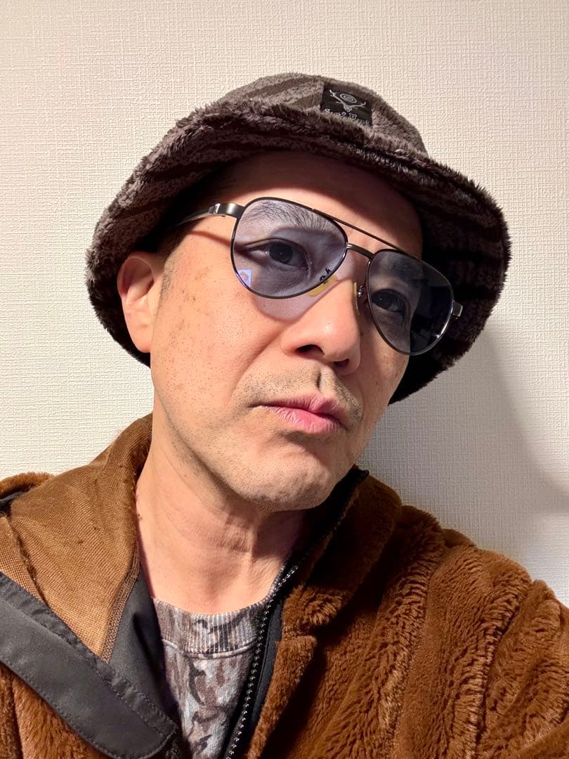 お*め様 Mr.CASANOVAサングラス ブルー ケース付き オークション出品