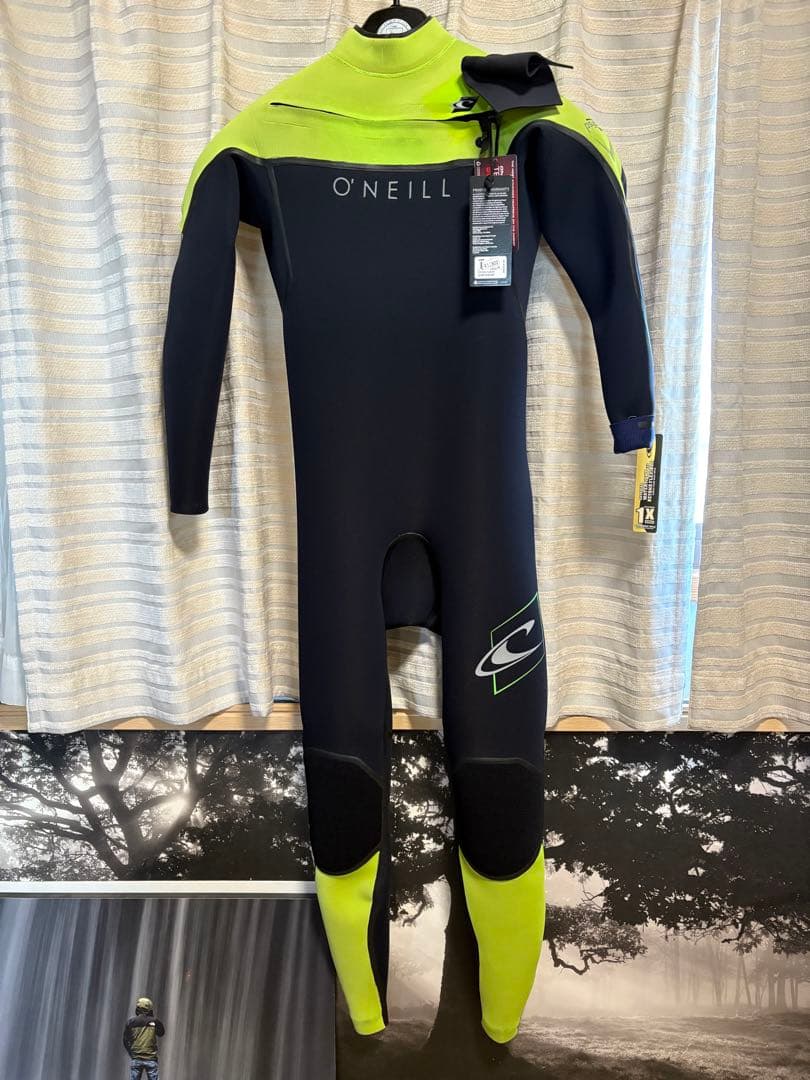 O'NEILL フルスーツ ブラック/ライム 新品タグ付き　未使用　3ミリ