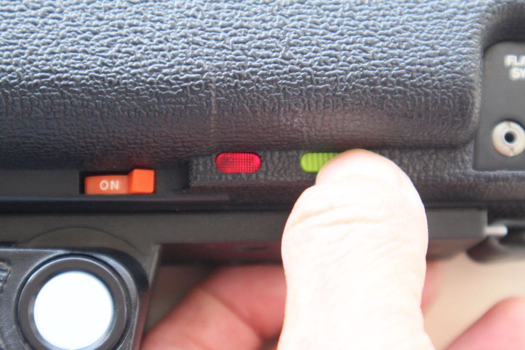 8mmフィルムカメラ　Sankyo ES-44XL 動作品　実写確認済み