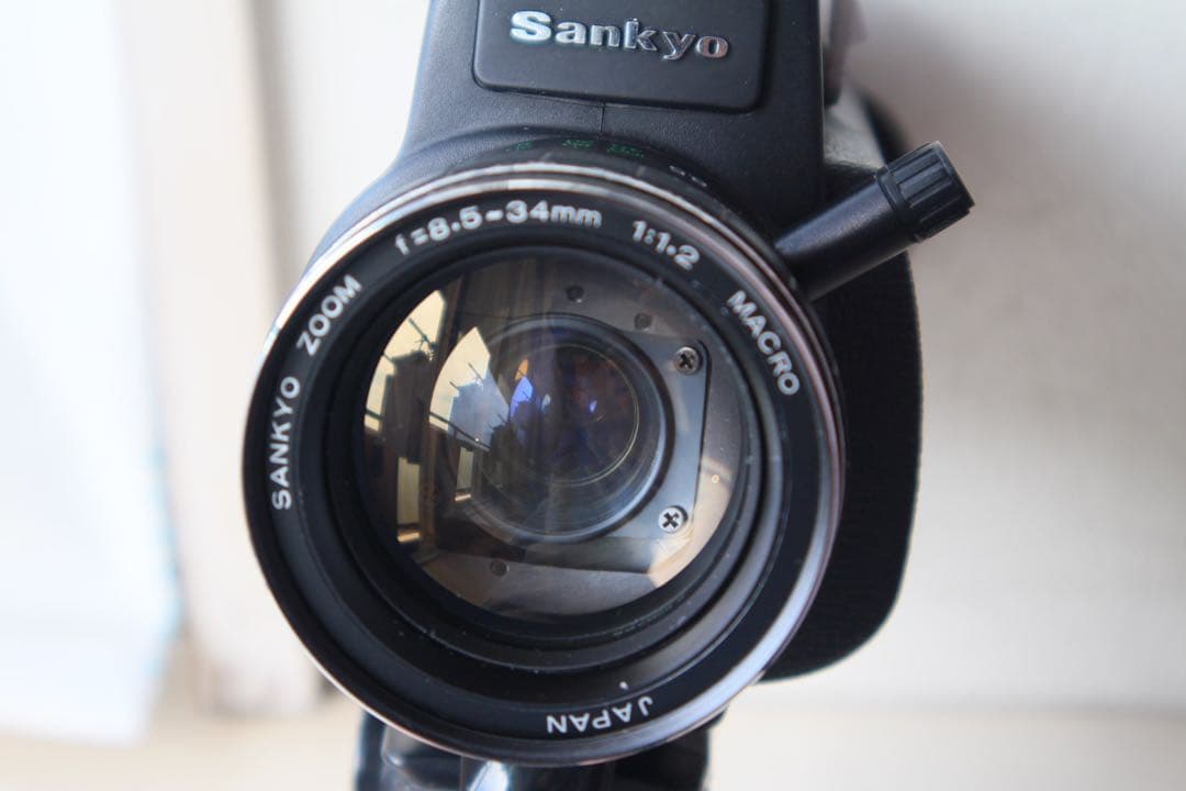 8mmフィルムカメラ　Sankyo ES-44XL 動作品　実写確認済み