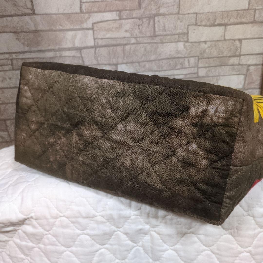 モンステラとハイビスカスのハワイアンキルトバッグ　　ハンドメイド