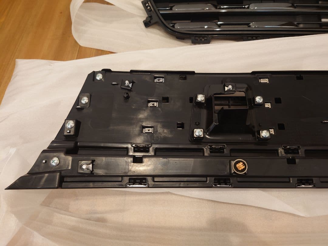 スズキ　スペーシアカスタム　mk53s 純正　フロントグリル　外装