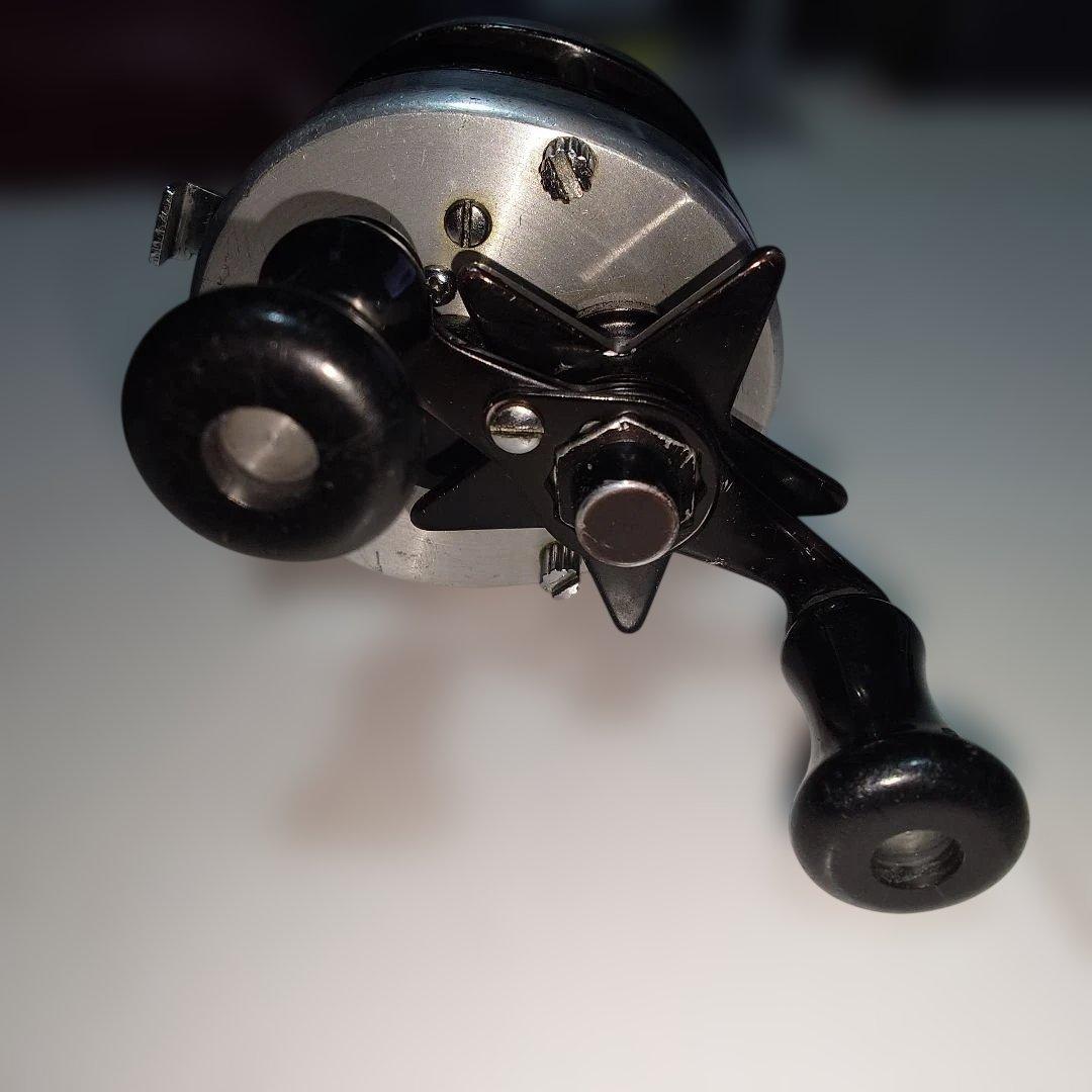 k*い様 Pflueger フルーガー 2600 ベイトリール