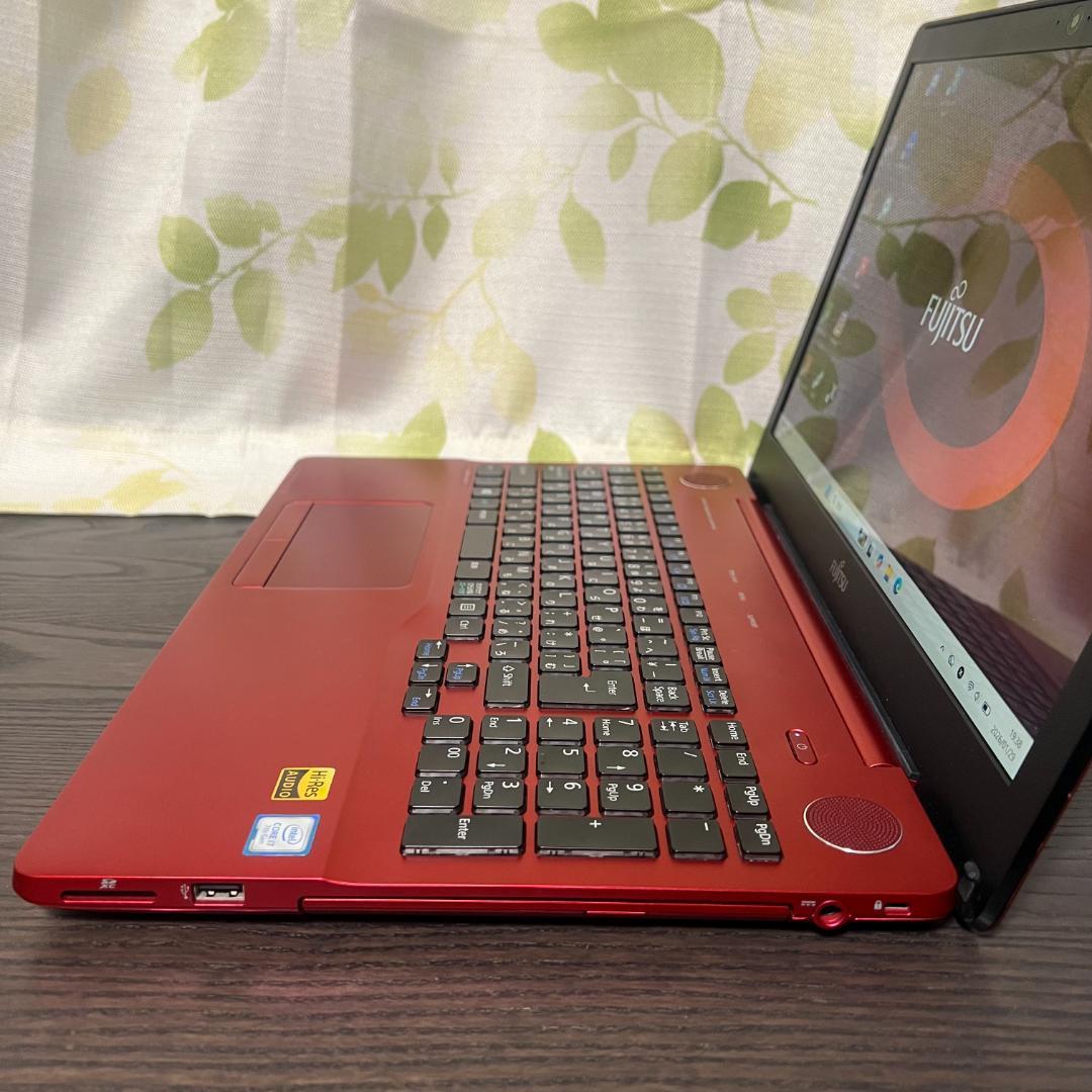 富士通 LIFEBOOK✨SSD256GB☆メモリ8GB☆Core i7☆レッド