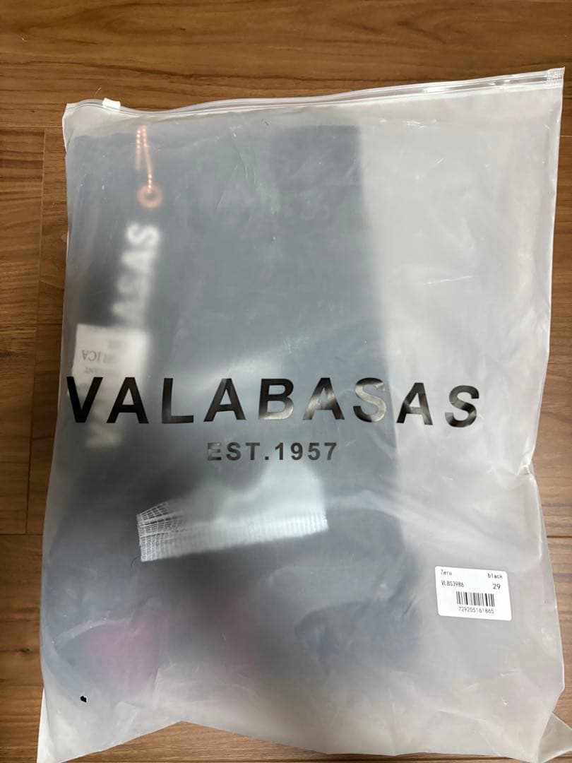 【新品】 VALABASAS スキニーフレア ブラック サイズ29