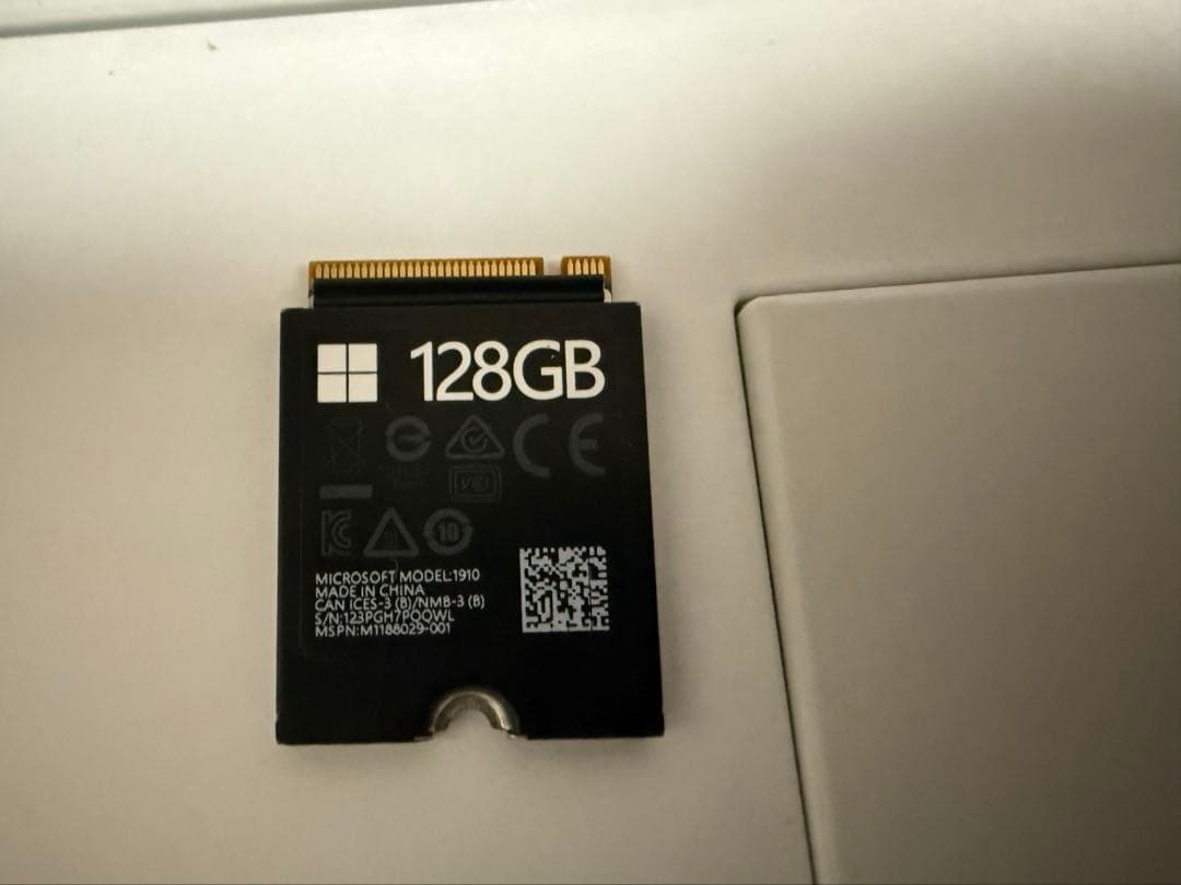w*o様 surface pro 8 8pn-00010 i5/8g/256gb