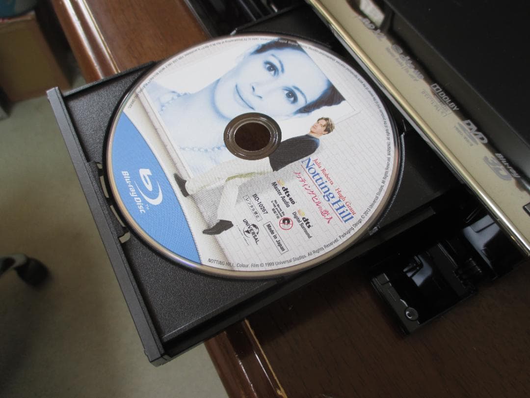 2014年製☆シャープ 2番組同時録画 ブルーレイレコーダー BD-W560