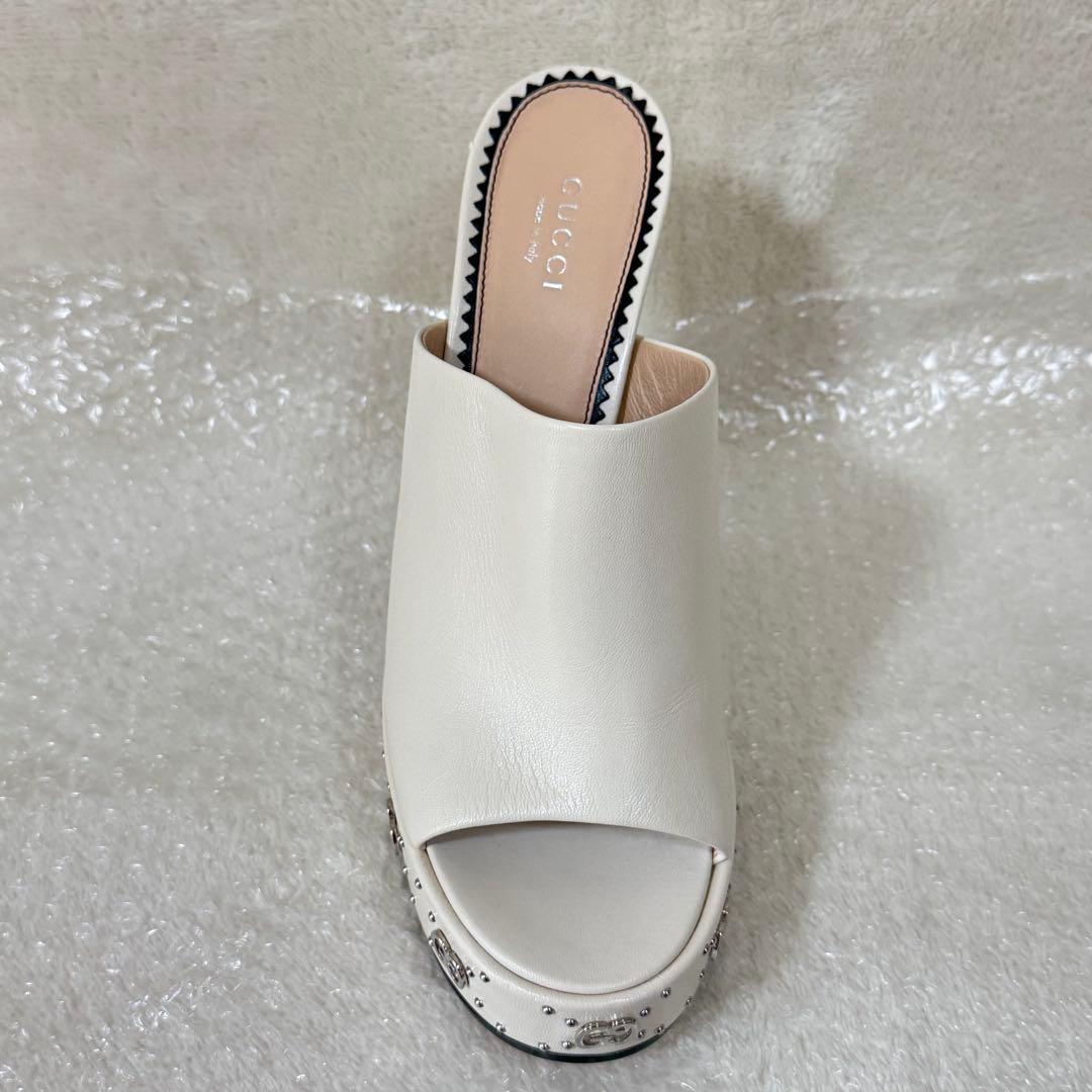 【GUCCI】ロゴ レザーソール スライドサンダル ホワイト 厚底 スタッズ