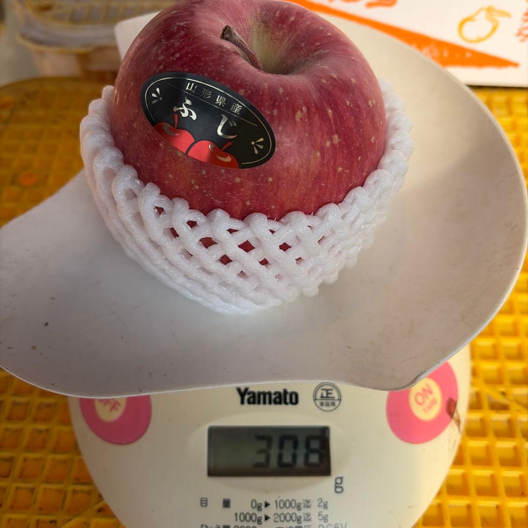 山形県産りんご　サンふじ＆はるか　贈答用　3キロ10玉フルーツキャップ詰め×3箱