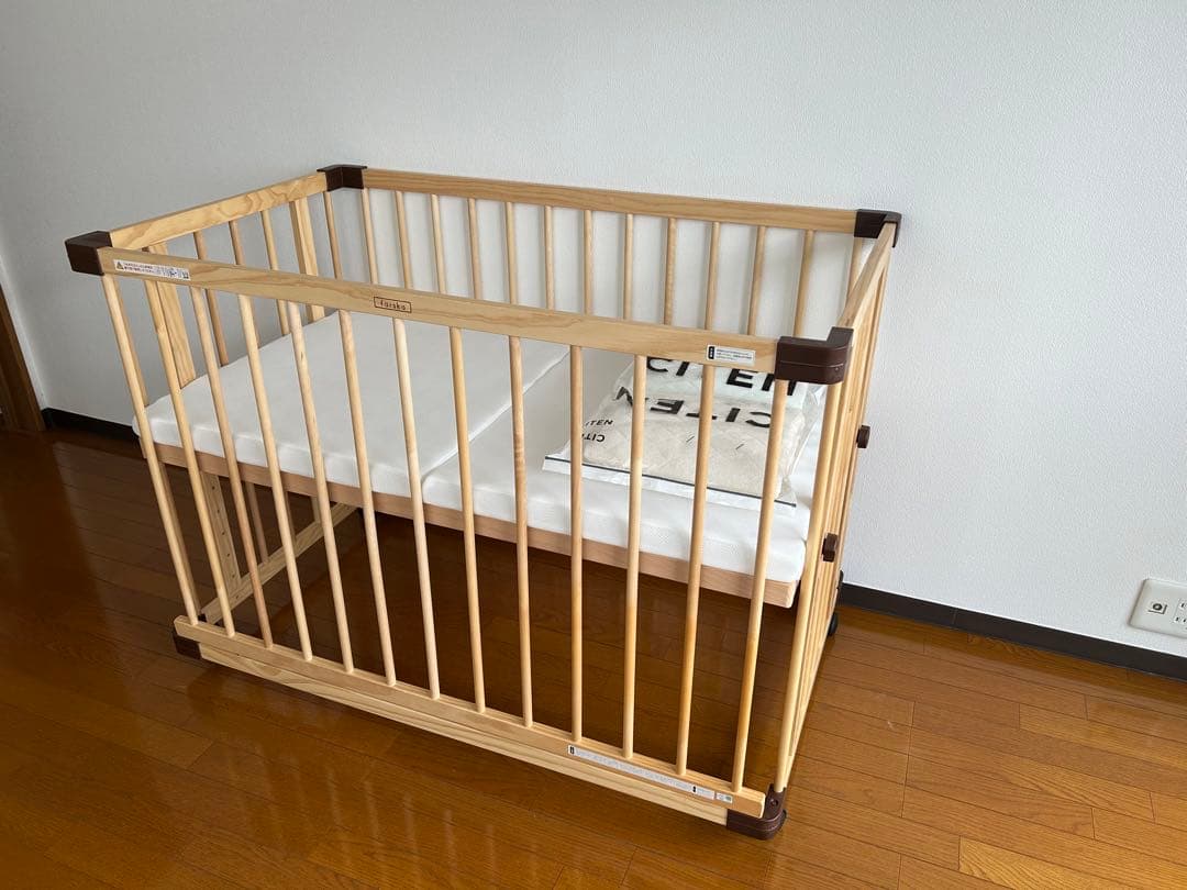 み*ほ様 färska ベッドサイドベッド　木製ベビーベッド マットレス付き