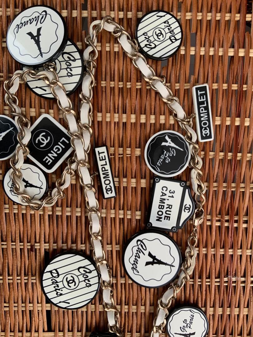 中古　美品　希少　シャネル　エッフェル塔　チャーム　ベルト