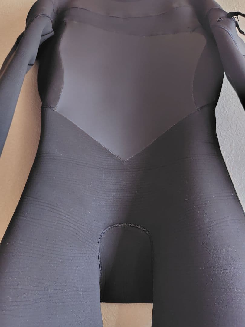 クイックシルバーQuicksilverフルスーツ4×3ミリUSED