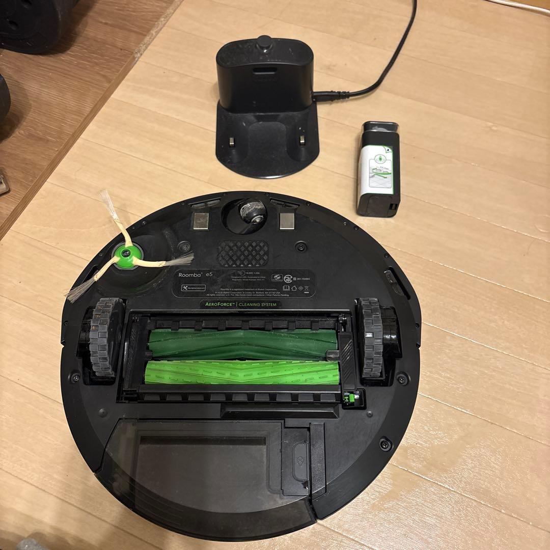iRobot Roomba e5自動掃除機 ブラックモデル付属品付き 状態良好