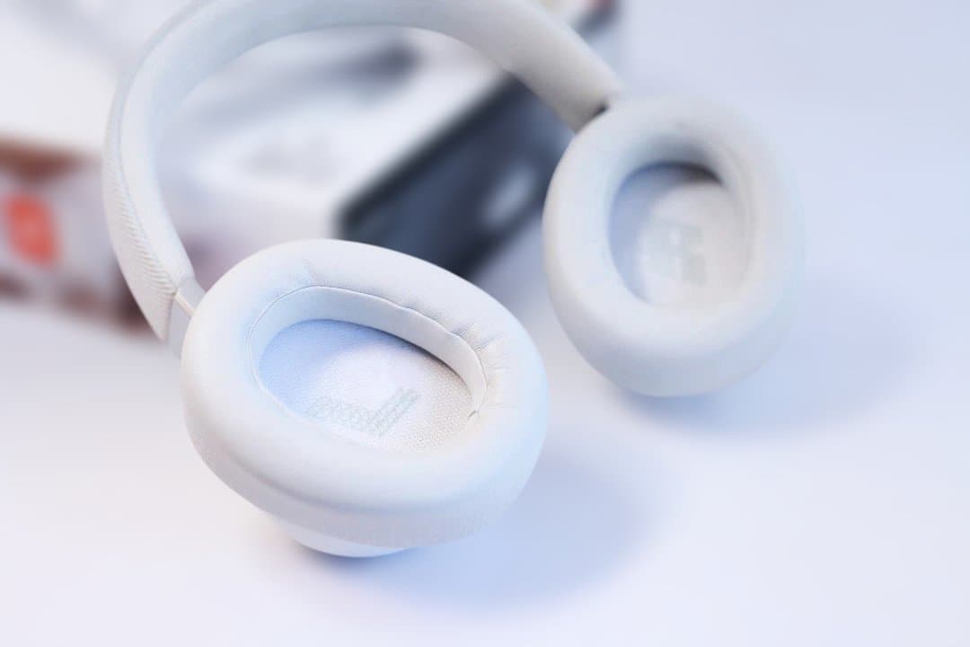 ヘッドホン JBL LIVE 770NC