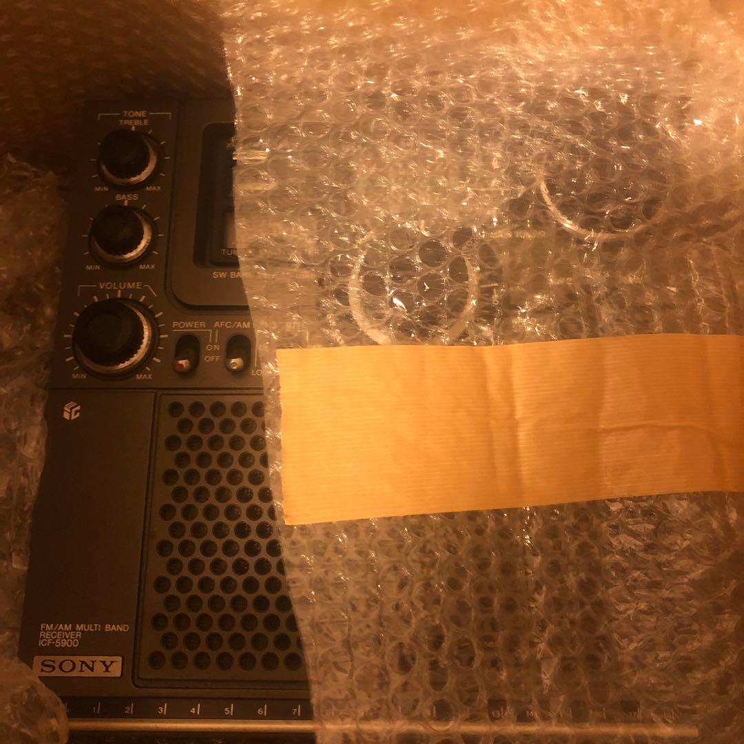 SONY ICF5900ラジオ 本体後期型だと思います。
