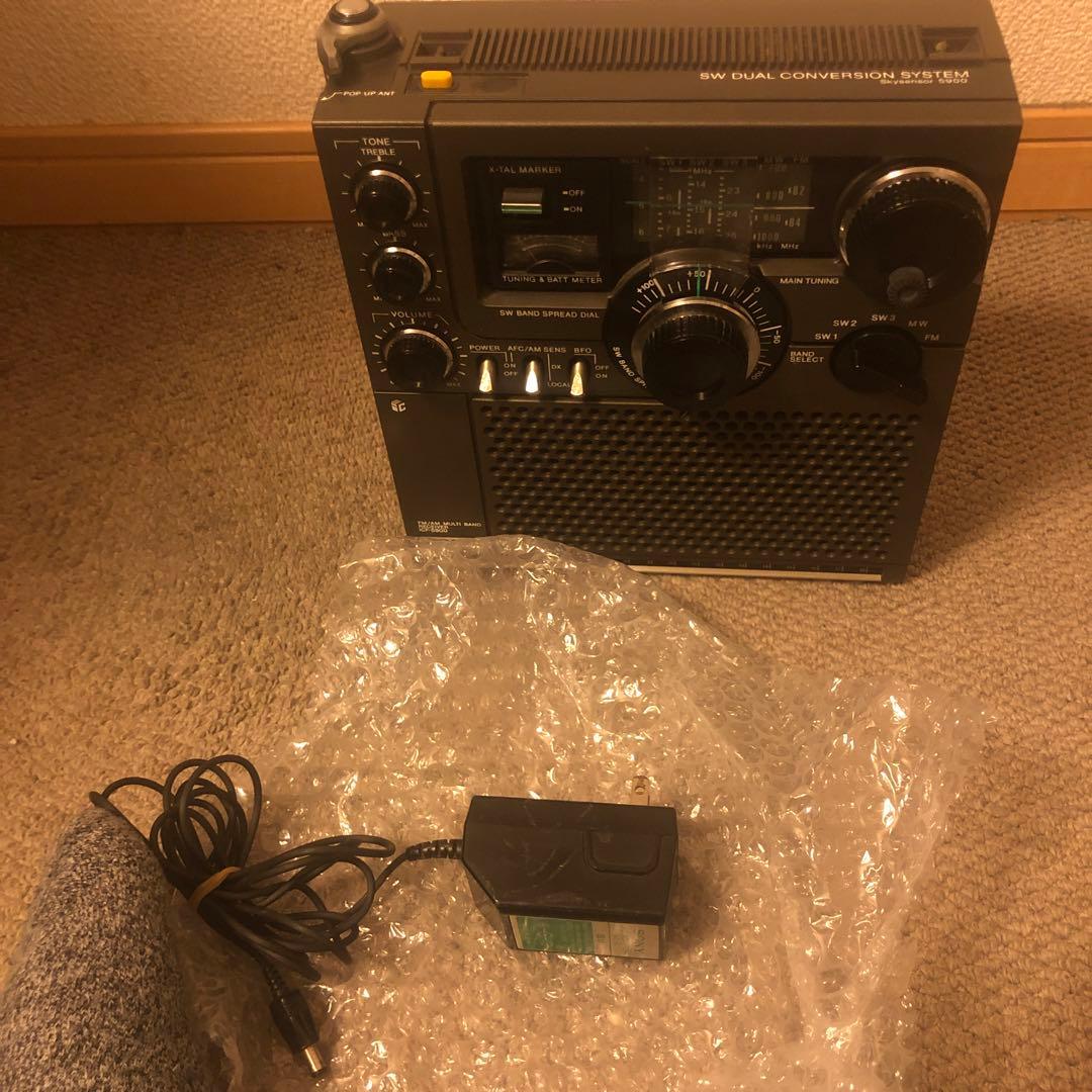 SONY ICF5900ラジオ 本体後期型だと思います。