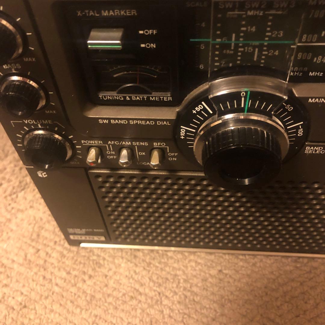 SONY ICF5900ラジオ 本体後期型だと思います。