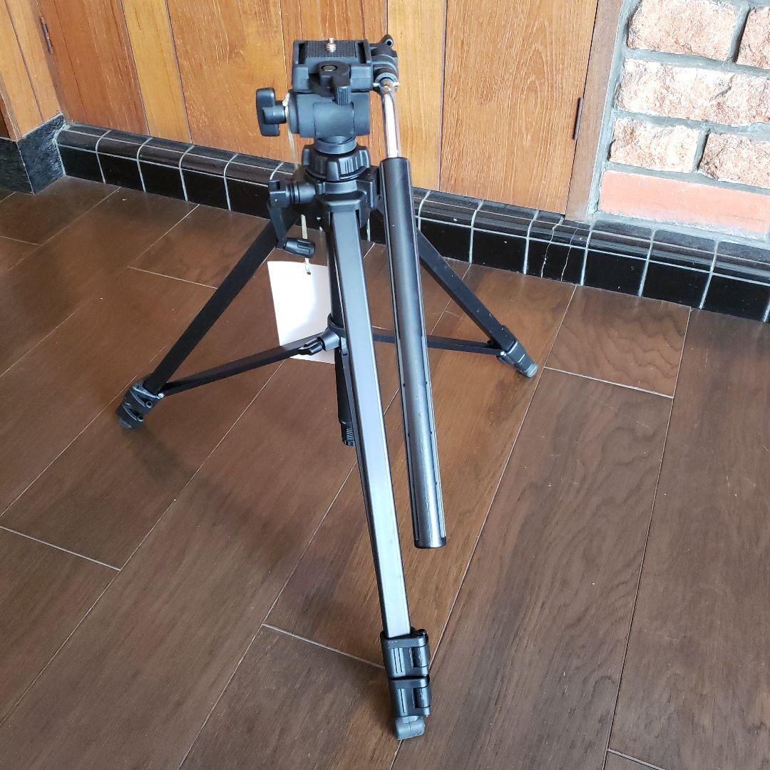 ビデオ三脚