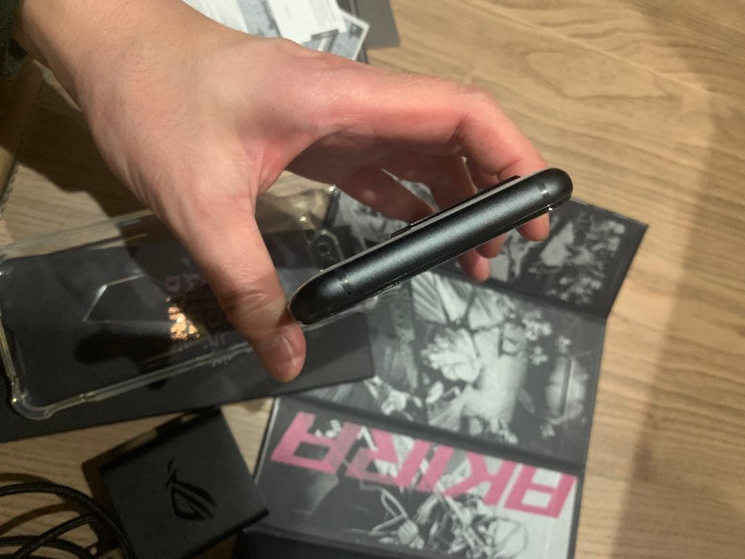 超必見！★ゲーミングスマホ！rog phone 5s 16/512 大容量！