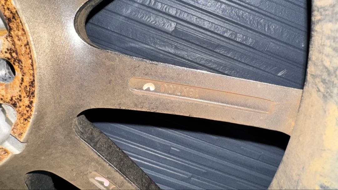 【送料込み】スタッドレス4本セット　18インチ