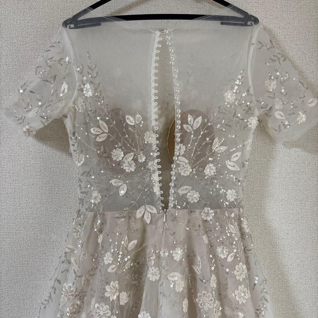 美品　花刺繍ウェディングドレス
