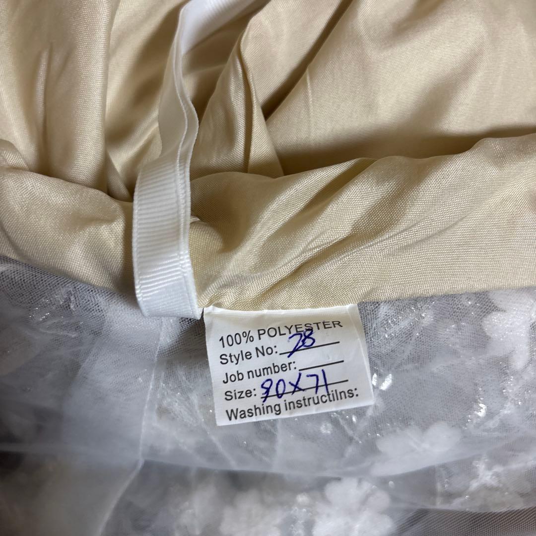 美品　花刺繍ウェディングドレス