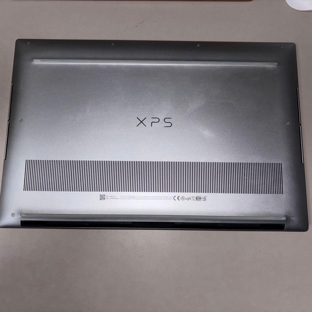 Windowsノート本体 DELL XPS15 9500