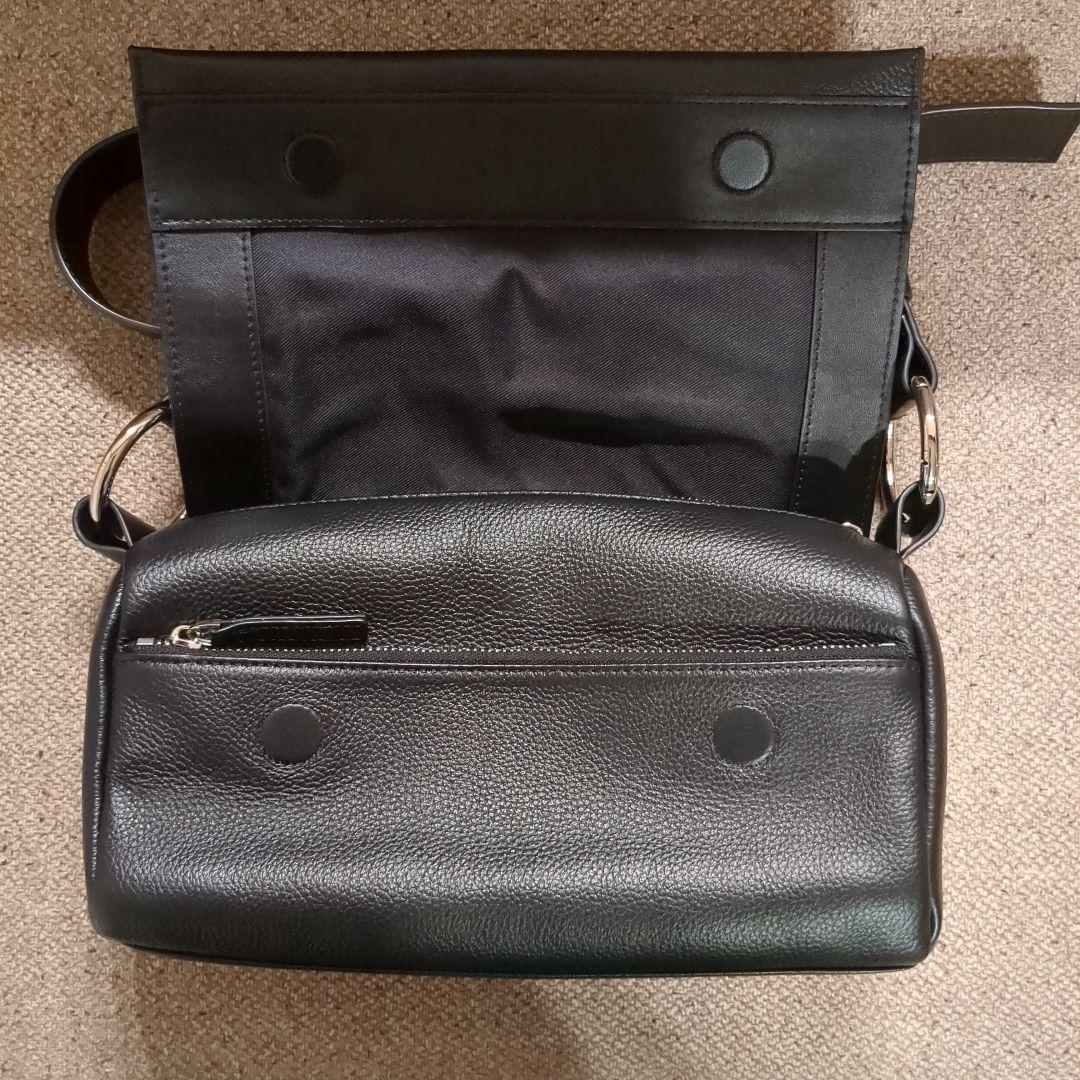 BEARDSLEY　ショルダーバッグ　ボディバッグ　ブラック