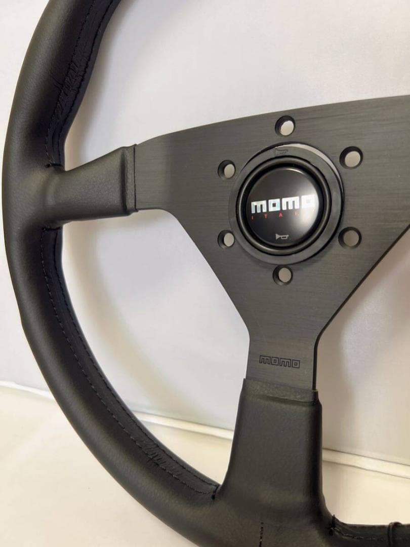 セール　MOMO 社外 ステアリング ホーンボタン付き ハンドル 黒　ブラック