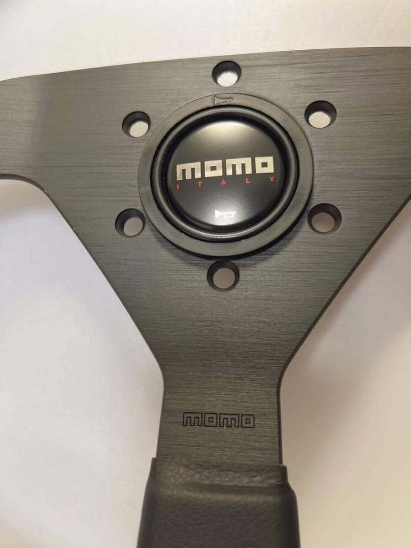セール　MOMO 社外 ステアリング ホーンボタン付き ハンドル 黒　ブラック