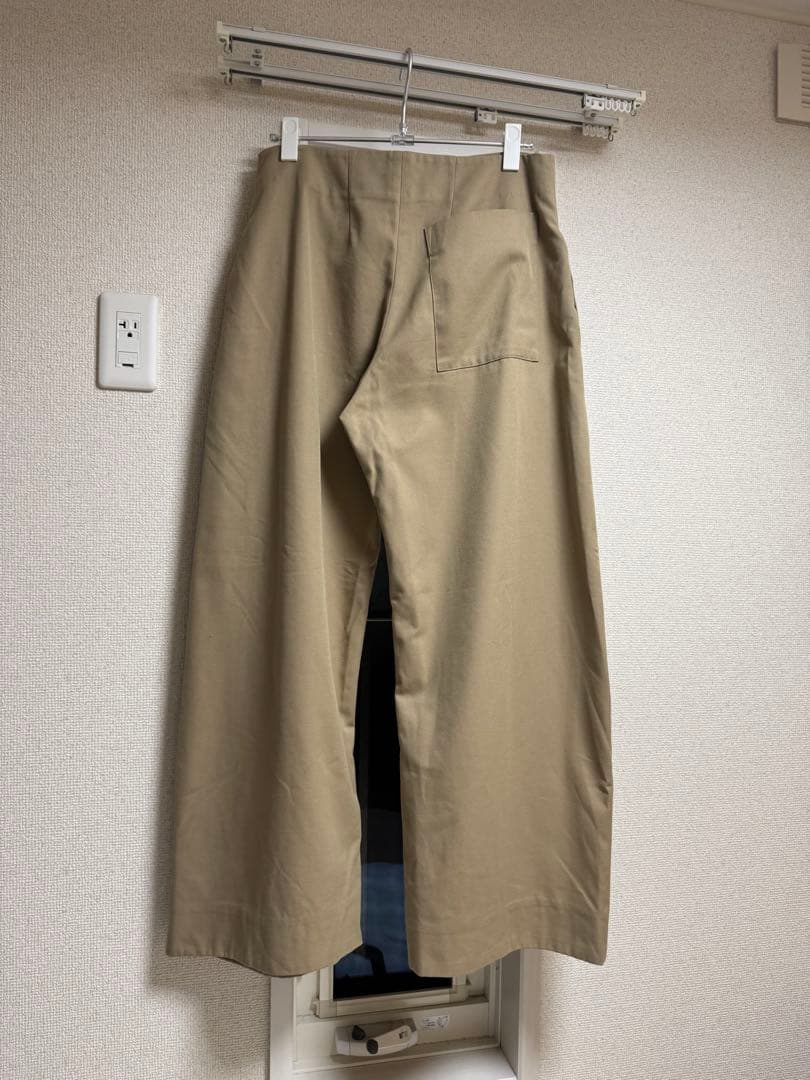 morgane krischerカーブパンツ　ベージュ