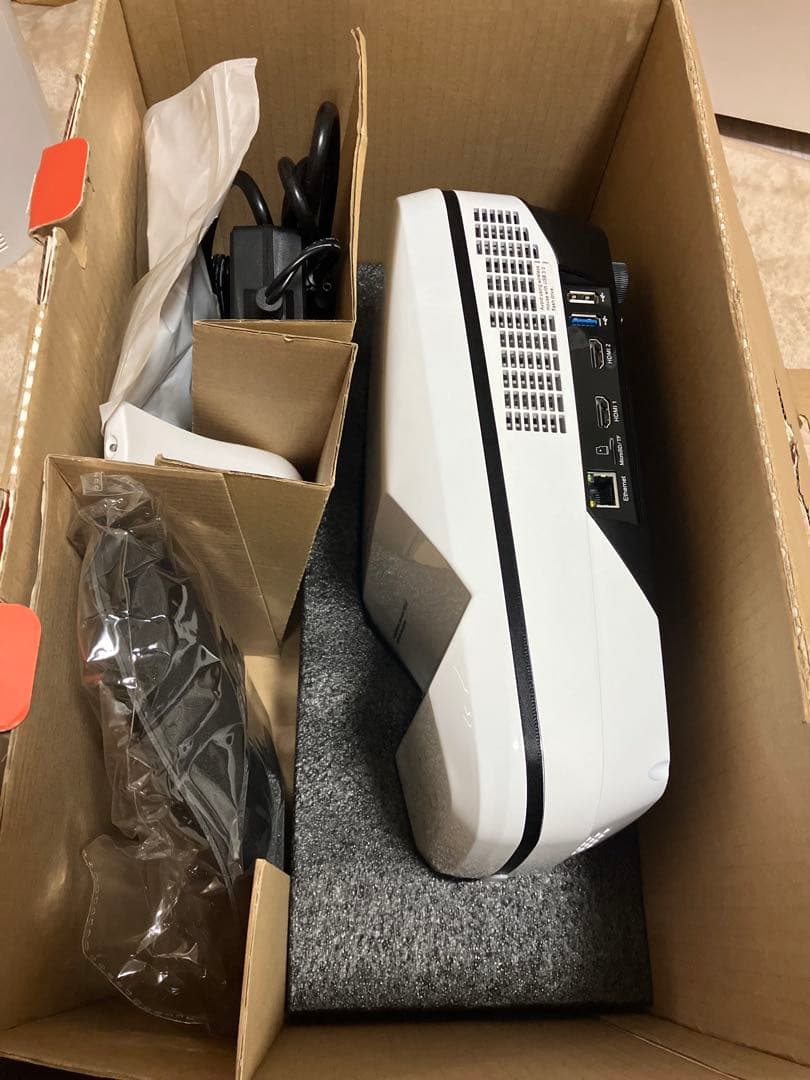 【美品】FunLogy Air ファンロジー・エアー /超短焦点プロジェクター