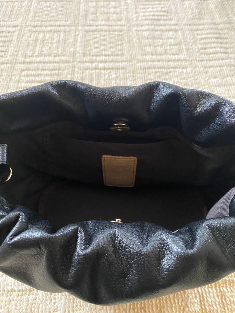 russet レザー巾着4WAYショルダーバッグ　ブラック