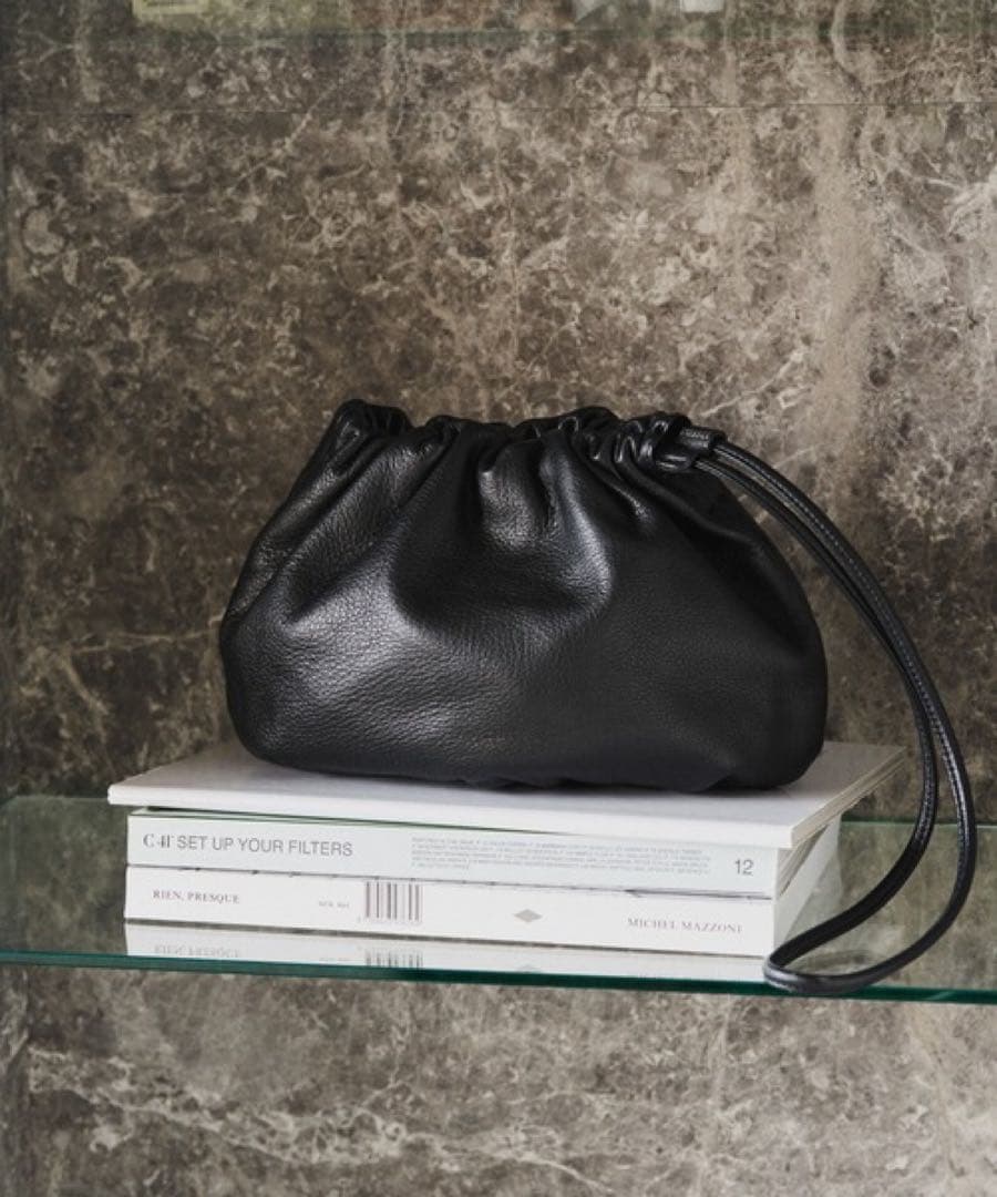 russet レザー巾着4WAYショルダーバッグ　ブラック