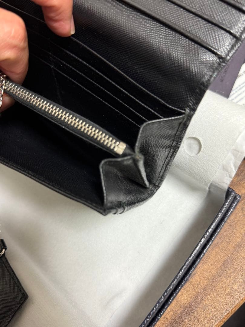 美品 保証書付 PRADA スタッズ付き ブラック長財布